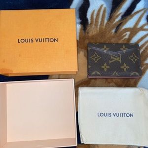 SOLD ‼️ AUTHENTIC Louis Vuitton envelope Wallet